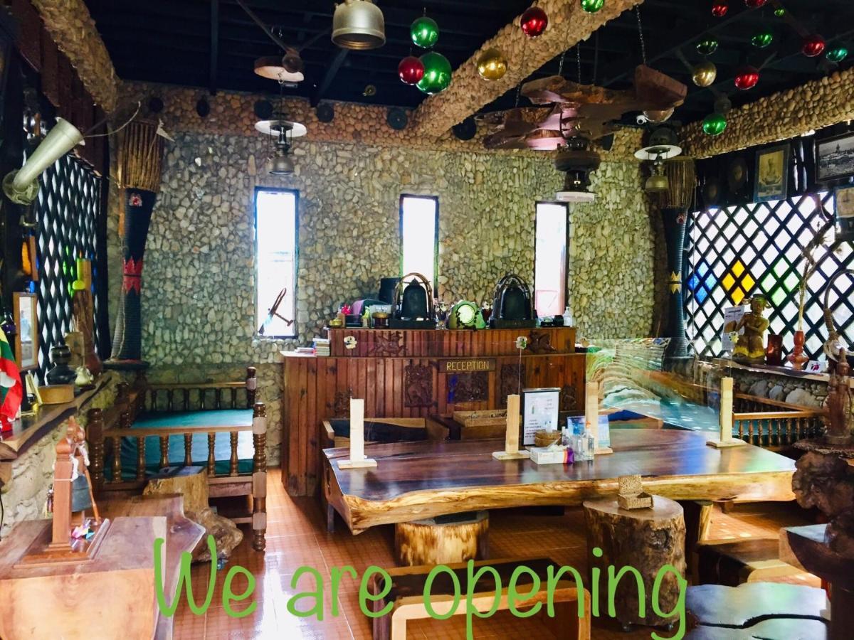 Aquarius Inn Nyaung Shwe Buitenkant foto