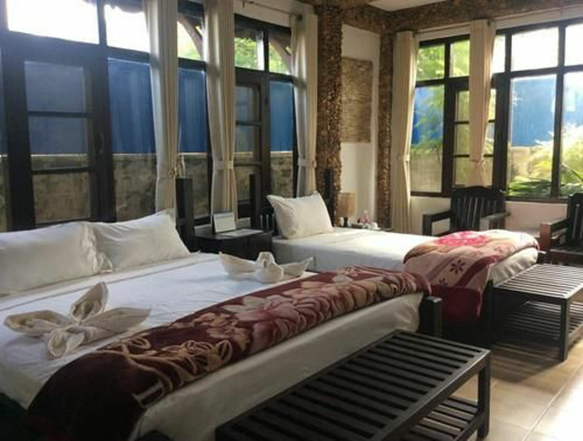 Aquarius Inn Nyaung Shwe Buitenkant foto