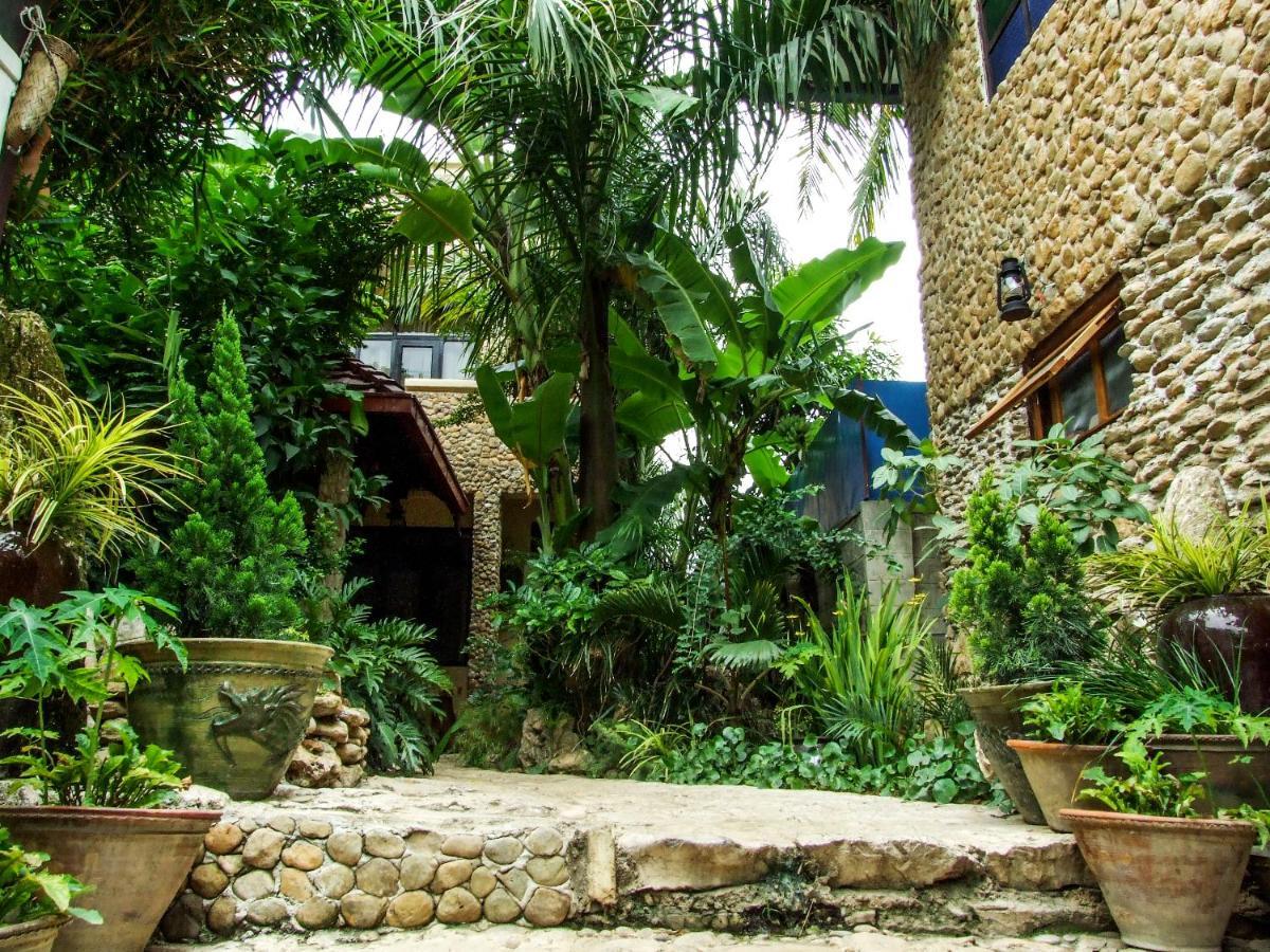 Aquarius Inn Nyaung Shwe Buitenkant foto